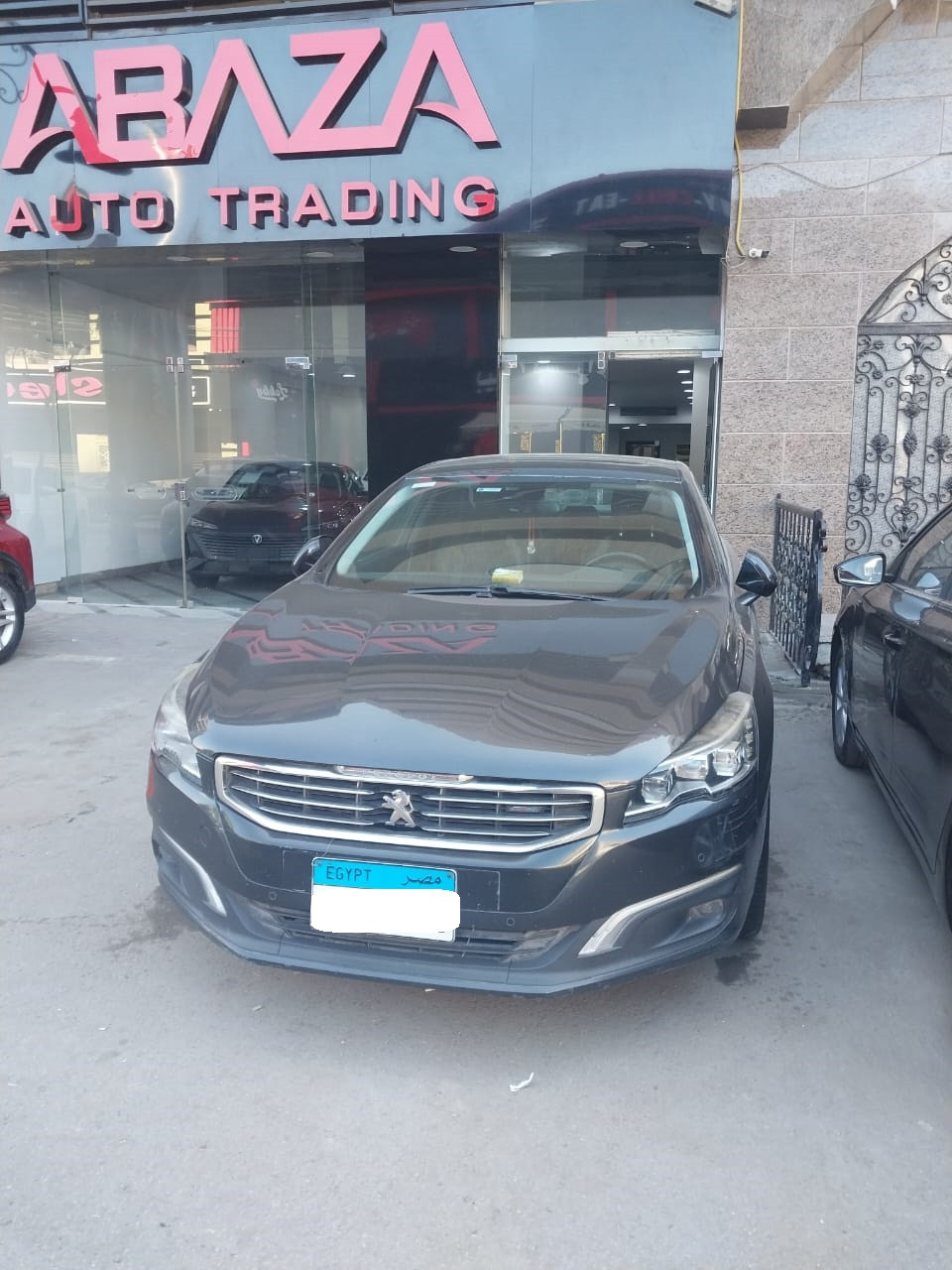 Peugeot undefined image